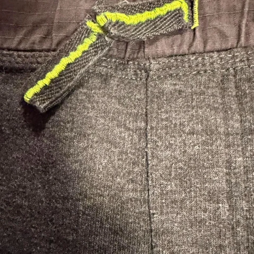 Beverly Hills Polo Club gray Pants with Green Logo